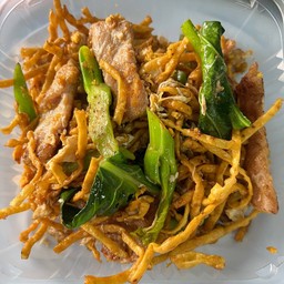 หมี่กรอบผัดซีอิ้วหมูชิ้น
