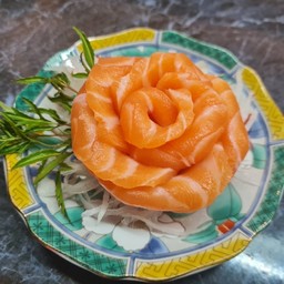 แซลม่อนสด ซาชิมิ