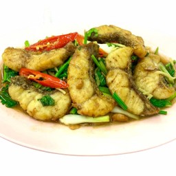 เนื้อปลากะพงผัดขึ้นฉ่าย (ชิ้น)