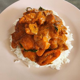 แกงแพนง ราดข้าว