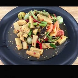 ตำหน่อไม้