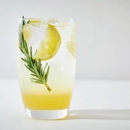 A sparkling honey lemon