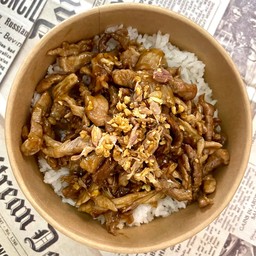ข้าวเนื้อทอดกระเทียม