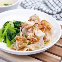 เกี๊ยวหมู โรยปู