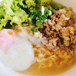 มาม่าหมูสับ