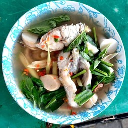 ยำแซ่บ by ยุพิน