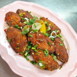 ปีกไก่ทอดผัดพริกเกลือ