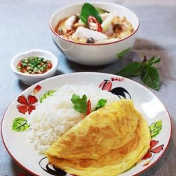เซตข้าวไข่เจียวหมูสับ+ต้มยำรวมมิตรน้ำใส