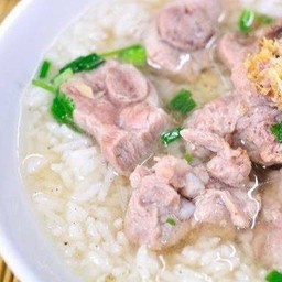 ข้าวต้มกระดูกหมูอ่อน