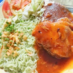 บะหมี่ไก่อบซอส