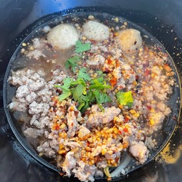 ก๋วยเตี๋ยวต้มยำหมู