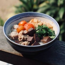 ขนมเส้นน้ำหมู