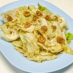 กะหล่ำน้ำปลาผัดกุ้งแห้งทอด