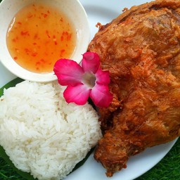 [อร่อยซ่ากับโค้ก] ชุดน่องสะโพกข้าวเหนียว +  โค้ก ออริจินัล (ขวด)