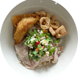 เส้นใหญ่ต้มแซ่บพริกสดหมู