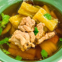 มะระตุ๋นซี่โครงหมู