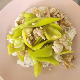 ผัดพริกหยวก  ราดข้าว