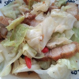 เจ้จัน อาหารตามสั่ง /ก๋วยเตี๋ยวต้มยำหมูกรอบ