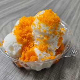 ไอติมกะทิ (ไข่แดงเค็ม) หอม มัน