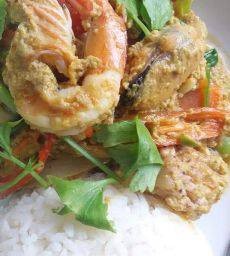 ข้าวราดผัดผงกะหรี่