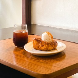 (Promotion) ซื้อคู่ถูกกว่า โทสต์ย่างไอศกรีมวนิลลาคู่กับอเมริกาโน่