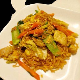 ผัดมาม่า