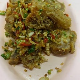 หมูกรอบผัดพริกเกลือ