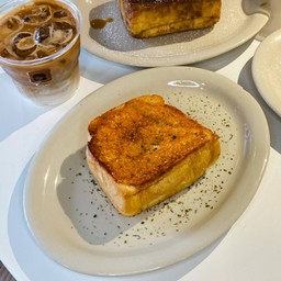 Burnt Cheese Butter Toast - ขนมปังโทสต์ย่างเนยชีส