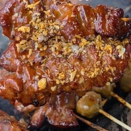 หมูปิ้งจิ้มกระเทียมพริกไทย8ไม้