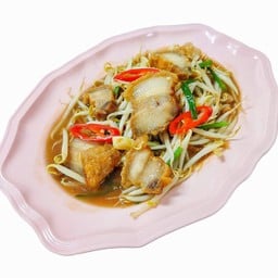 ถั่วงอกผัดหมูกรอบ