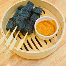 ปังเสียบชาโคล-เผือกหอม