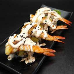 C03 - โรลกุ้งชีส