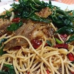 สปาเก็ตตี้ขี้เมาปลาสลิดแดดเดียว
