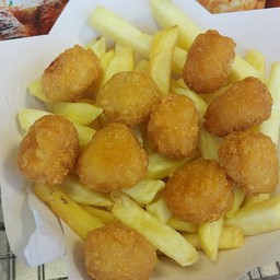 มิริน เฟรนช์ฟรายส์ราดชีส ถนนคนเดิน