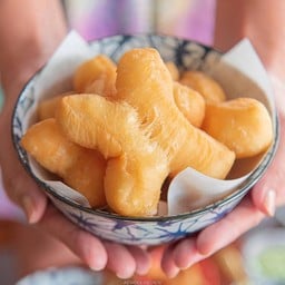 ปาท่องโก๋