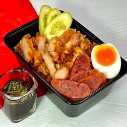 ข้าวหมูทอดครบเครื่อง (เมนูขายดี)