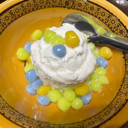 ไอติมกะทิ บัวลอย