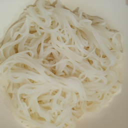 เส้นหมี่ขาว