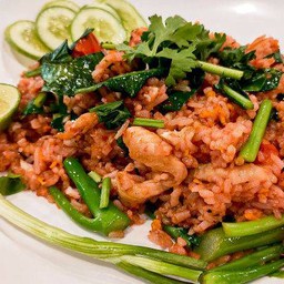 ข้าวผัดซอสแดง