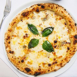 พิซซ่า 4 ชีส