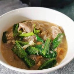 ราดหน้าไก่