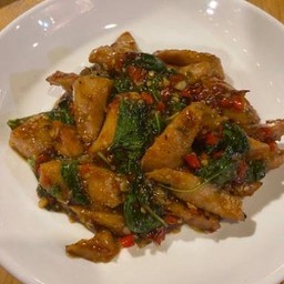 กะเพราแหนมราดข้าว