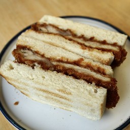 Bulldog Chicken Katsu Sando ไก่ คัตสึ ซันโด ซอสบลูด็อก
