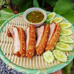 หมูกรอบน้ำจิ้มซีฟู้ด