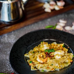 ก๋วยเตี๋ยวคั่วมันกุ้ง  +   อเมริกาโน่ร้อน