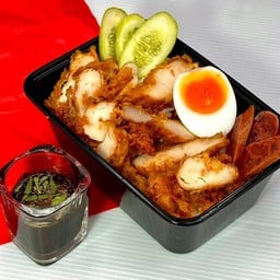 ข้าวไก่ทอดครบเครื่อง (เมนูขายดี)