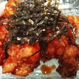 ไก่เกาหลีซอสกระเทียมโรยสาหร่ายxl  (ทอดใหม่ๆช้านิดหนึ่งนะคะ)