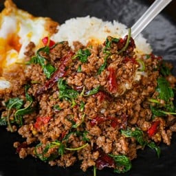 น้องโทนี่ กระเพรา & ยำ & ไก่ทอด🐔&- แจ้งวัฒนะ4