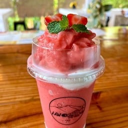 สตอเบอร์รี่สมูทตี้