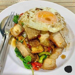 ข้าวหมูกรอบผัดฉ่า